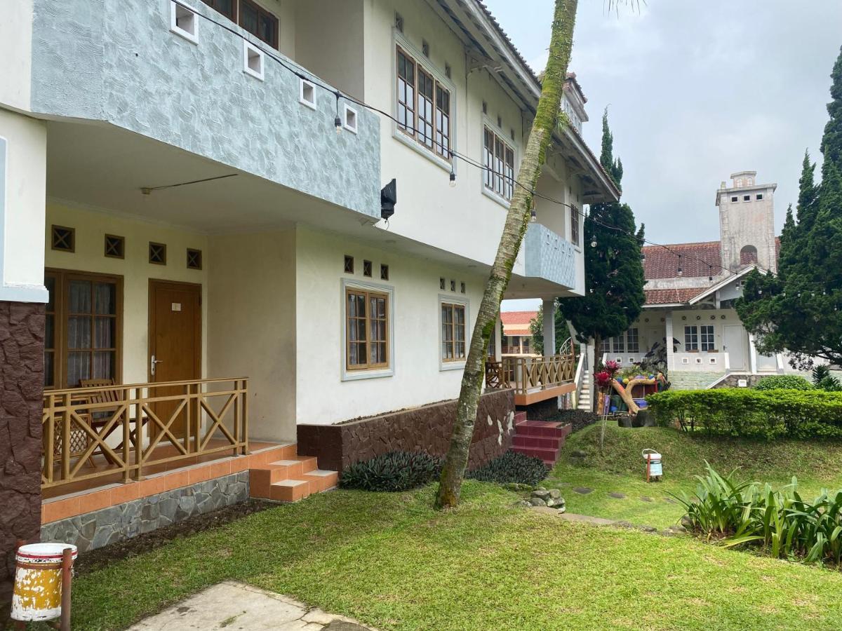 Hotel Puspa Sari Ciater Dış mekan fotoğraf
