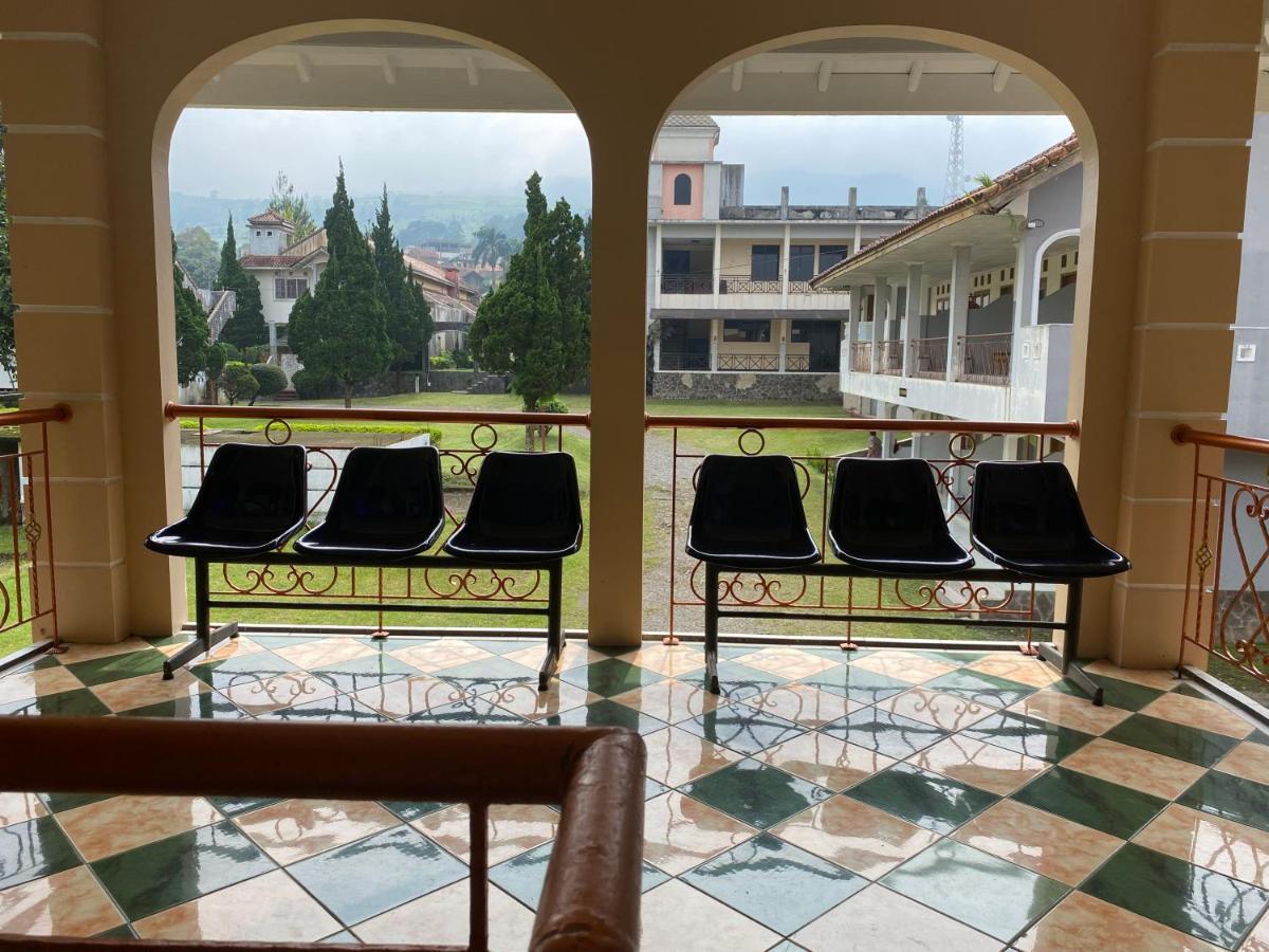 Hotel Puspa Sari Ciater Dış mekan fotoğraf