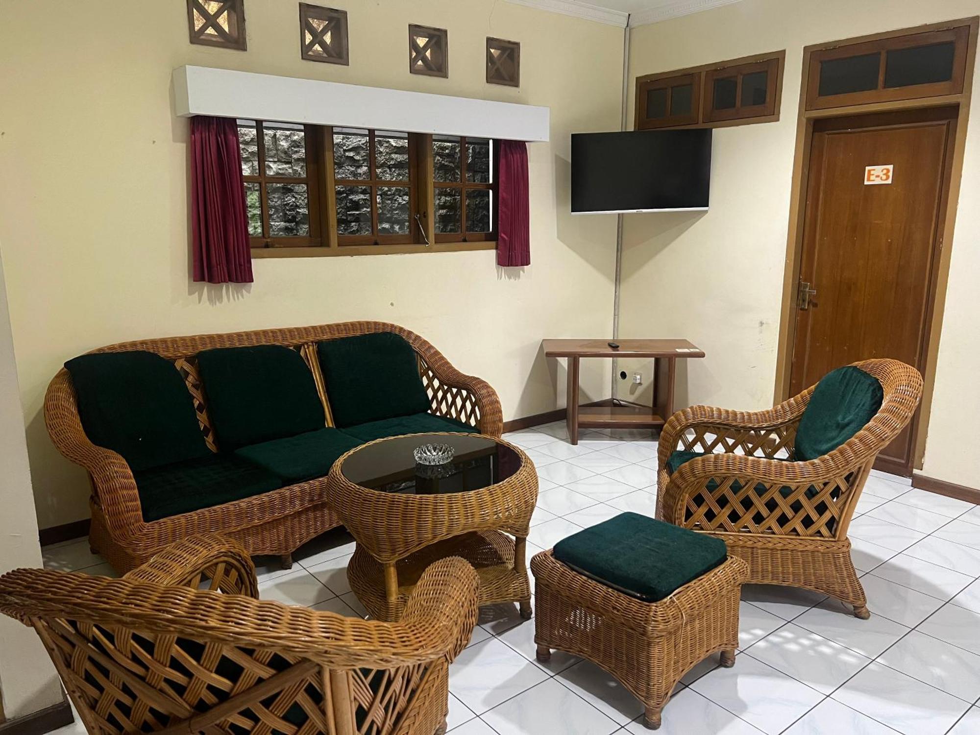 Hotel Puspa Sari Ciater Dış mekan fotoğraf